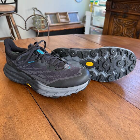 Hoka NWOB Speedgoat 5 GTX Spike Trekking Shoe Winter Trail Running Mens11 Vibram - Picture 4 of 13